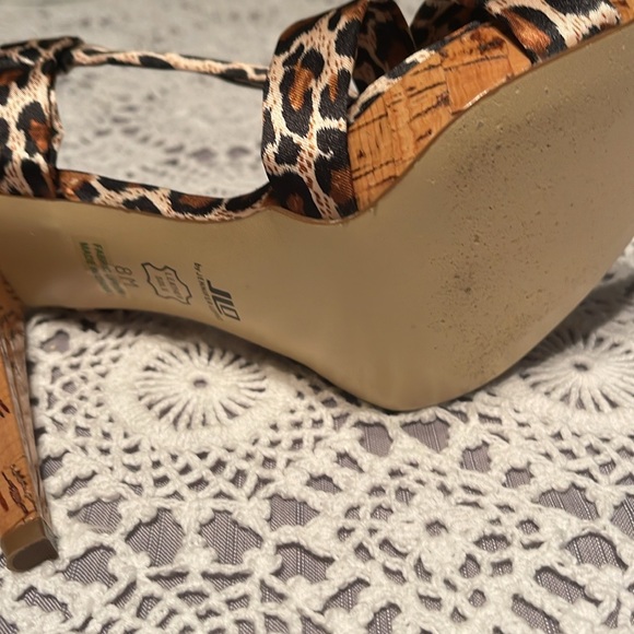 JLo Leopard sandals - Picture 3 of 4